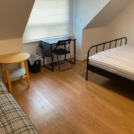Quad Room With Private Bathroom 536A-Two Bedrooms Toronto Exterior foto